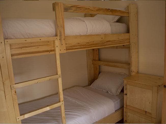6‑bed mixed dorm — photo 3
